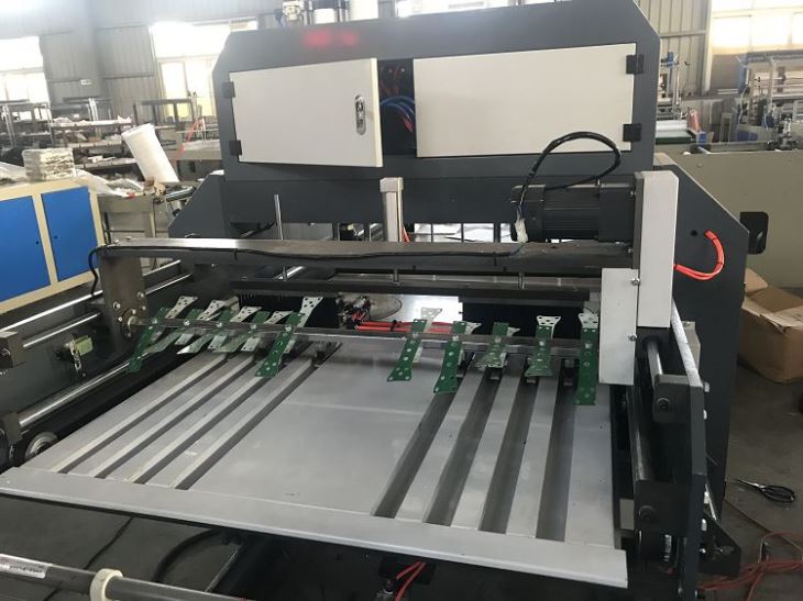 High Speed Automatic T-shirt Bag Making Machine High Speed Automatic T-shirt Bag Making Machine